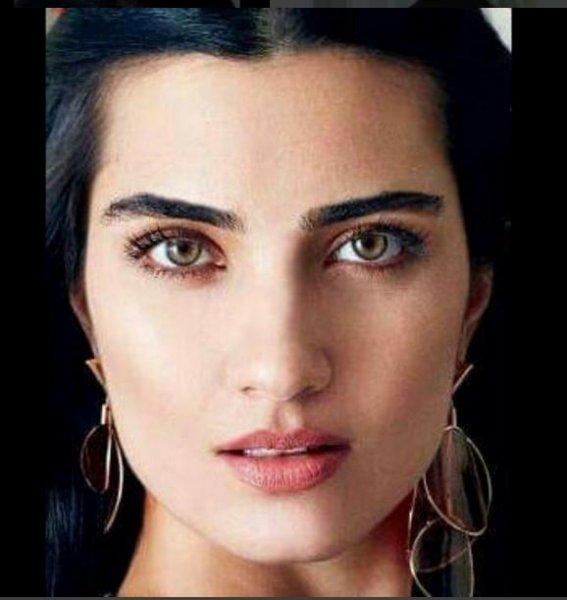 Tuba Büyüküstün: Saçımı en çok annem beğendi