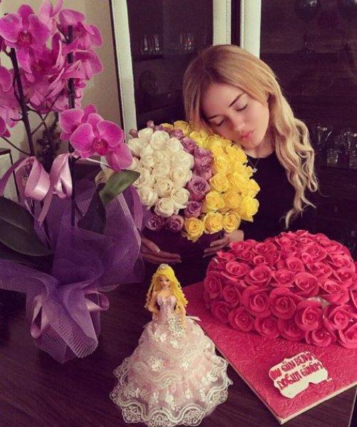 Ünlülerin objektifinden 18 Kasım Instagram paylaşımları 