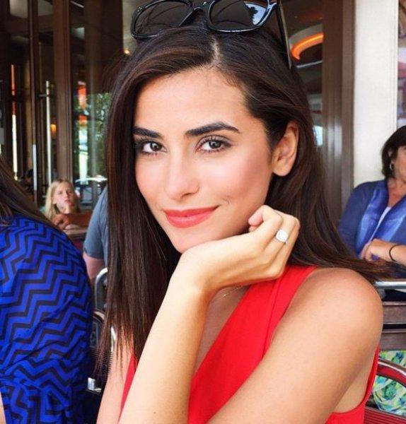 Kürt kızı Sazan Barzani