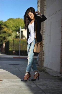 Kürt kızı Sazan Barzani