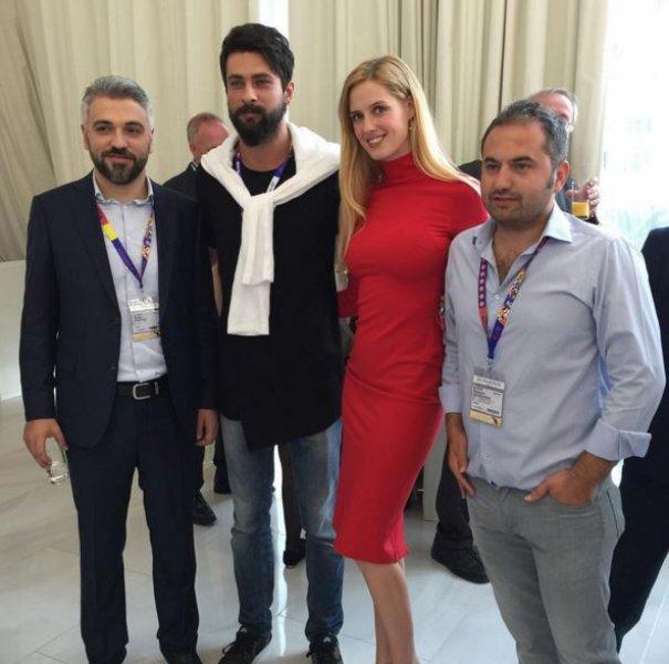 Wilma Elles çocuklarına İslam’ı öğretecek