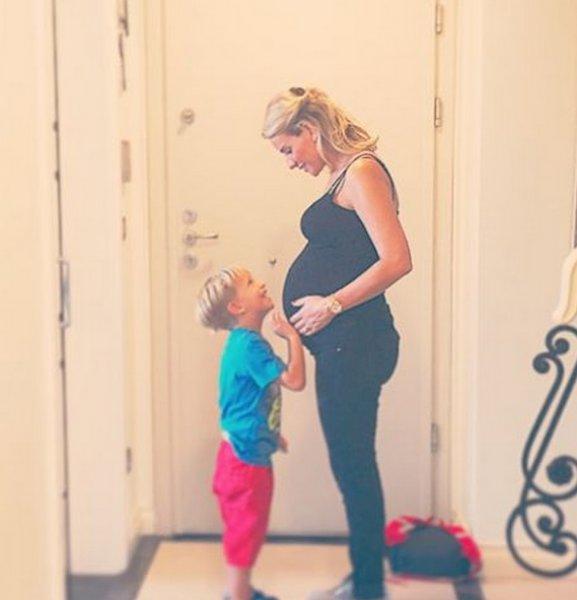 Ünlü sunucu Esra Erol ikinci kez anne oldu