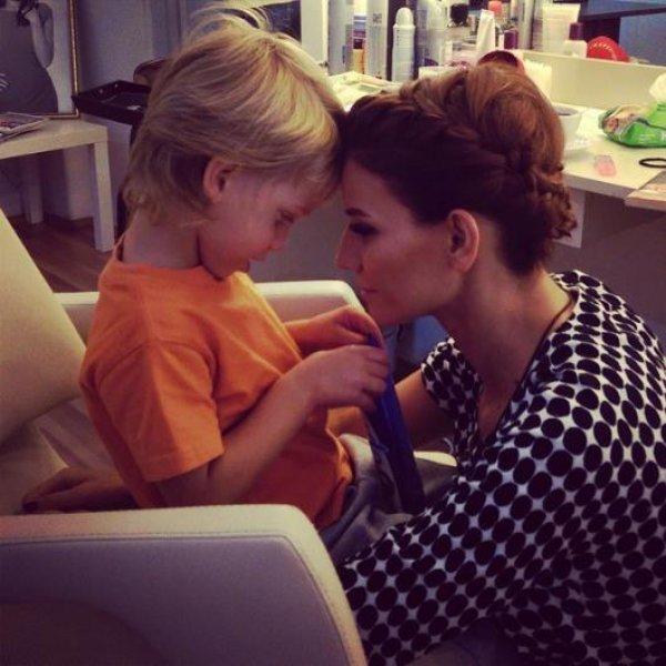 Ünlü sunucu Esra Erol ikinci kez anne oldu