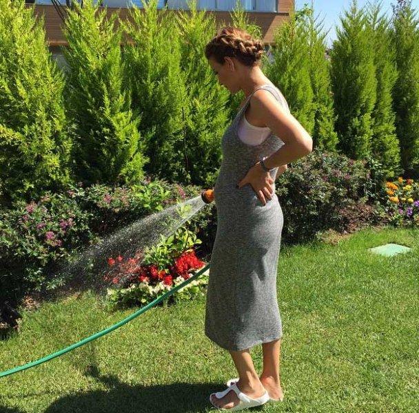 Ünlü sunucu Esra Erol ikinci kez anne oldu