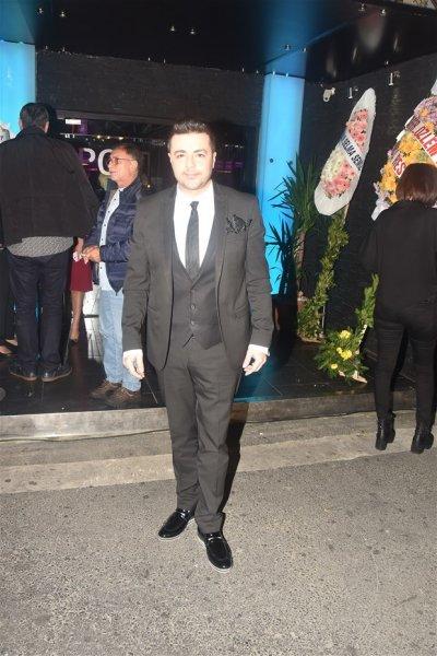 Bülent Emrah Parlak ve Burcu Gönder evlendi