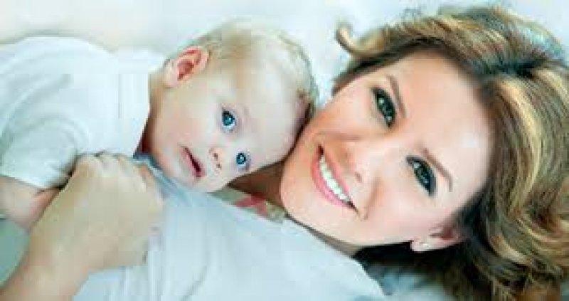 Ünlü sunucu Esra Erol ikinci kez anne oldu