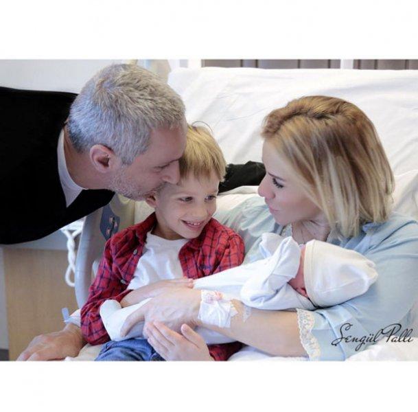 Ünlü sunucu Esra Erol ikinci kez anne oldu