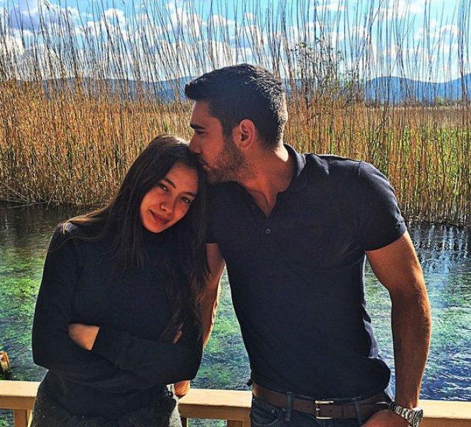 Kadir Doğulu ile Neslihan Atagül nişanlandı