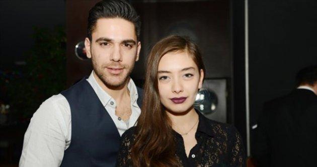 Kadir Doğulu ile Neslihan Atagül nişanlandı