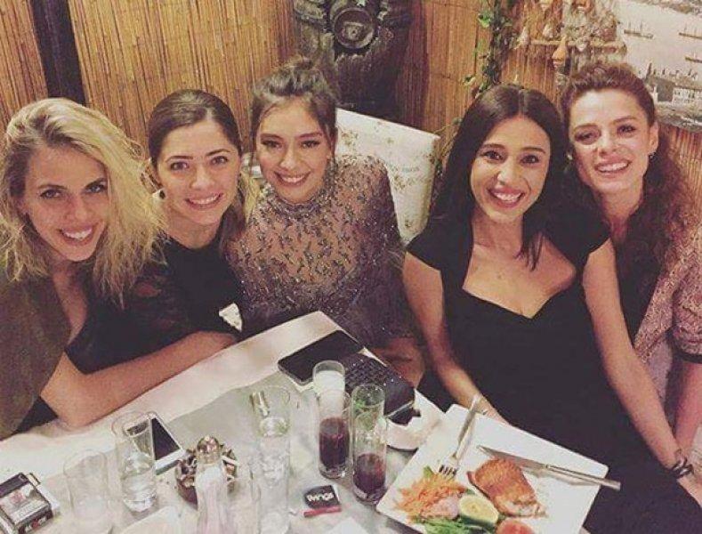 Kadir Doğulu ile Neslihan Atagül nişanlandı