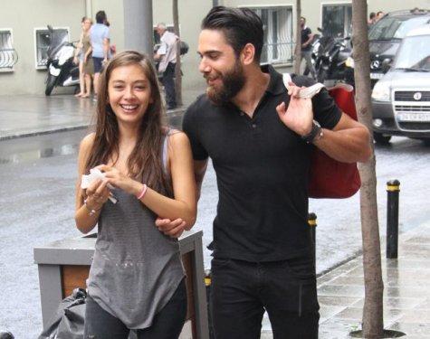 Kadir Doğulu ile Neslihan Atagül nişanlandı