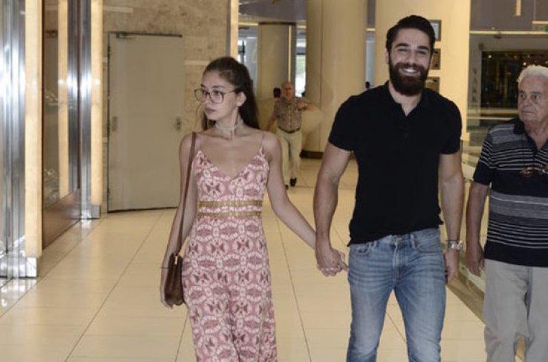 Kadir Doğulu ile Neslihan Atagül nişanlandı