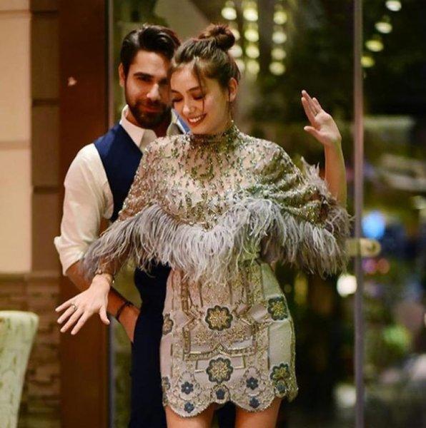 Kadir Doğulu ile Neslihan Atagül nişanlandı