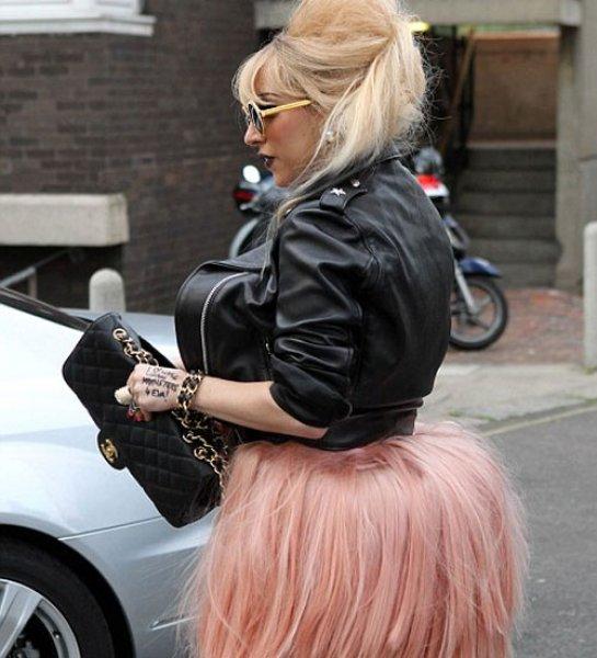 Lady Gaga'nın sınırları zorlayan kostümleri 