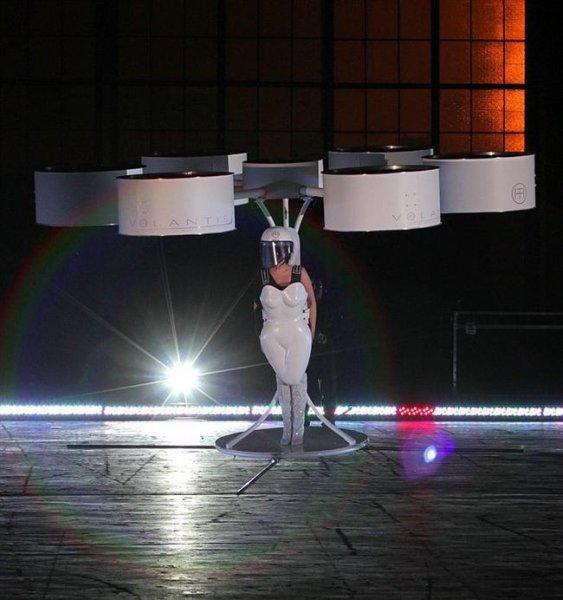 Lady Gaga'nın sınırları zorlayan kostümleri 