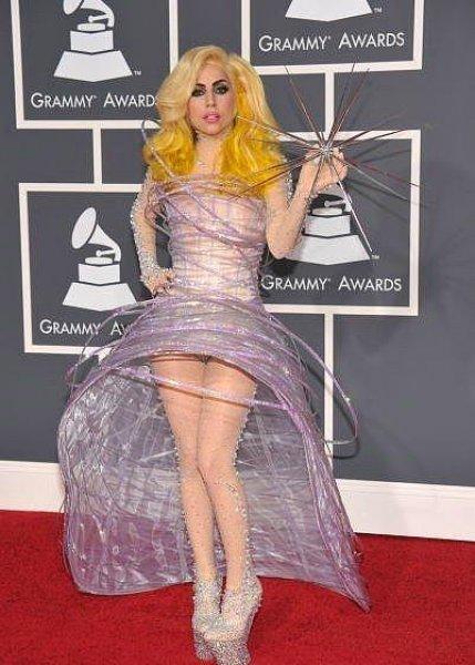 Lady Gaga'nın sınırları zorlayan kostümleri 