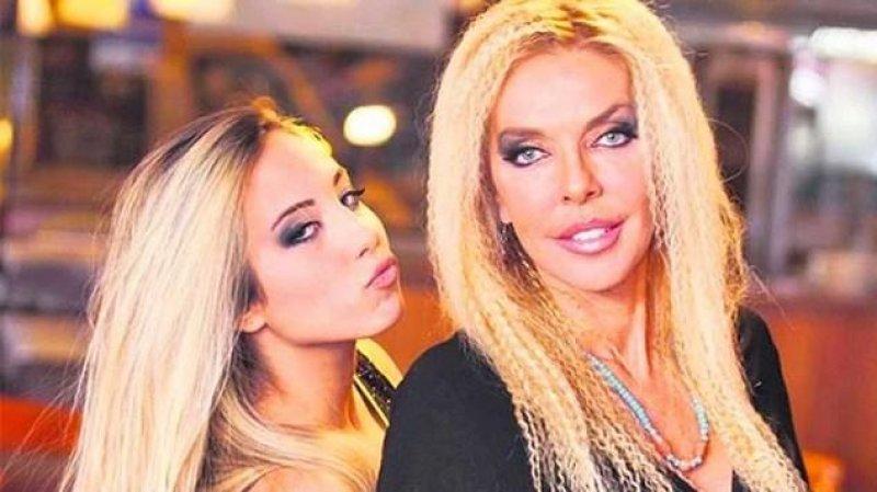 Kızları kendine benzeyen 22 ünlü anne 