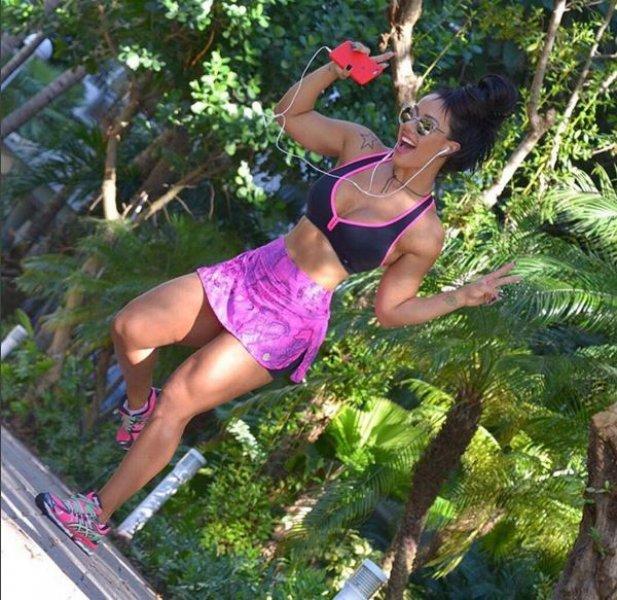 Brezilyalı model Sue Lasmar Roberto Carlos'un tahtına rakip 