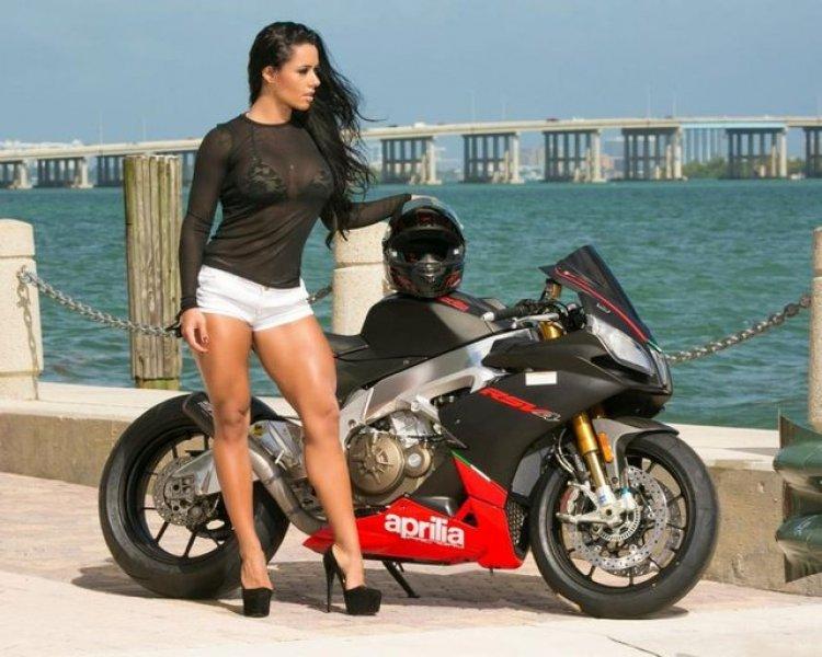 Brezilyalı model Sue Lasmar Roberto Carlos'un tahtına rakip 