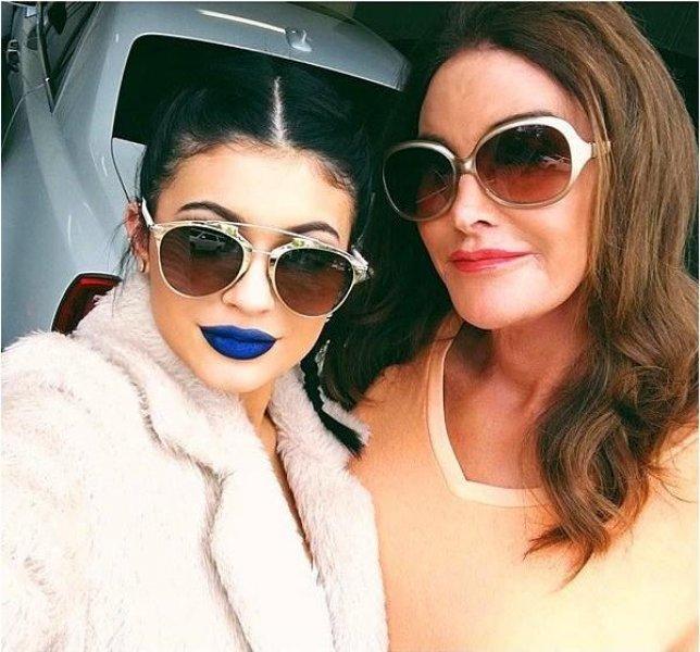 Kardashian Ailesi'nden 16 moda trendi