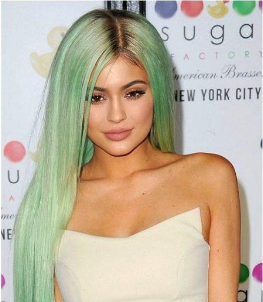 Kardashian Ailesi'nden 16 moda trendi