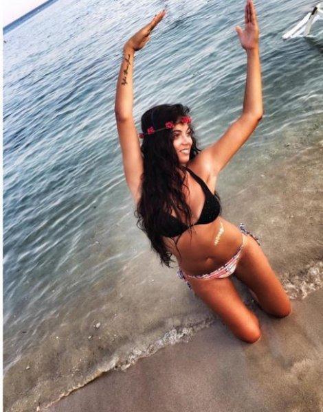 Adriana Lima'ya benzetilen İzmirli avukat 