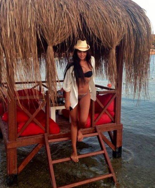 Adriana Lima'ya benzetilen İzmirli avukat 