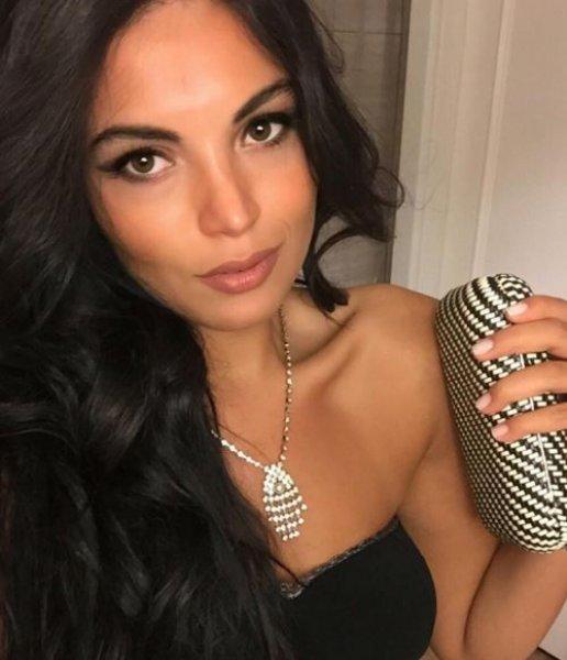 Adriana Lima'ya benzetilen İzmirli avukat 
