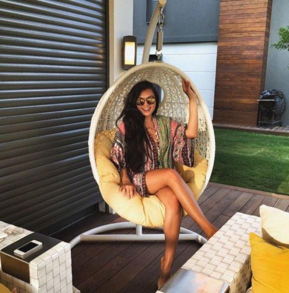 Adriana Lima'ya benzetilen İzmirli avukat 