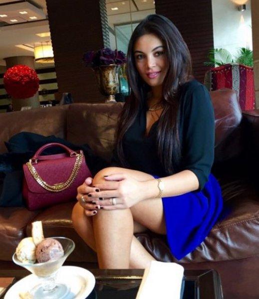 Adriana Lima'ya benzetilen İzmirli avukat 