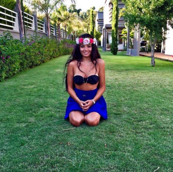 Adriana Lima'ya benzetilen İzmirli avukat 