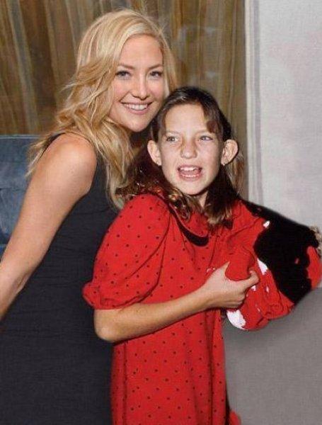 Ünlüler kendi gençlikleriyle poz verdi 