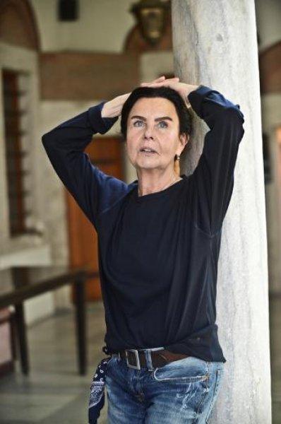 Fatma Girik'den 72. yaşına özel kutlama 