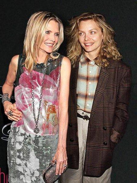 Ünlüler kendi gençlikleriyle poz verdi 