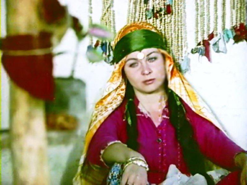 Fatma Girik'den 72. yaşına özel kutlama 