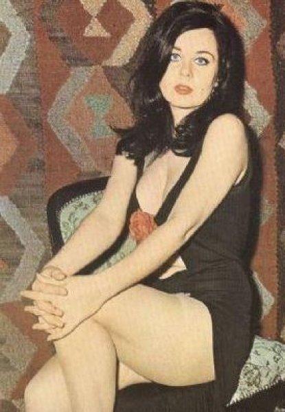 Fatma Girik'den 72. yaşına özel kutlama 