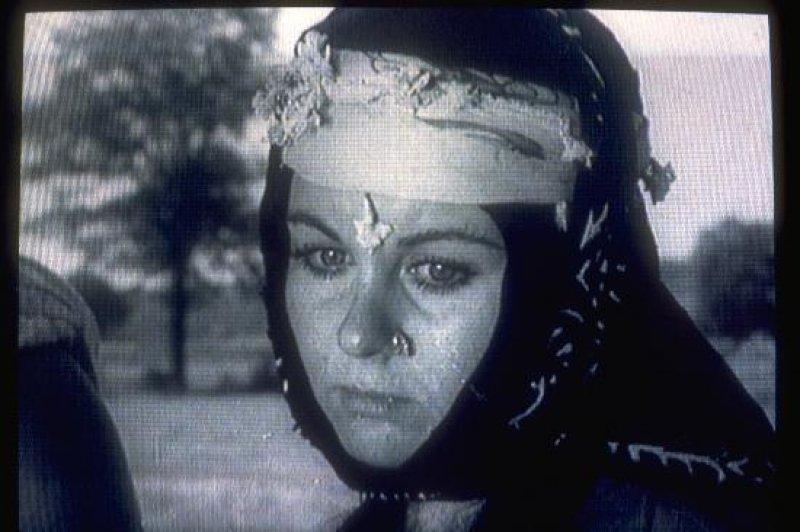 Fatma Girik'den 72. yaşına özel kutlama 