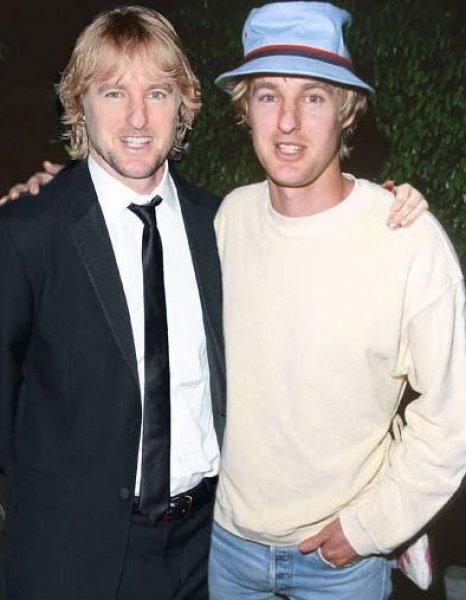 Ünlüler kendi gençlikleriyle poz verdi 