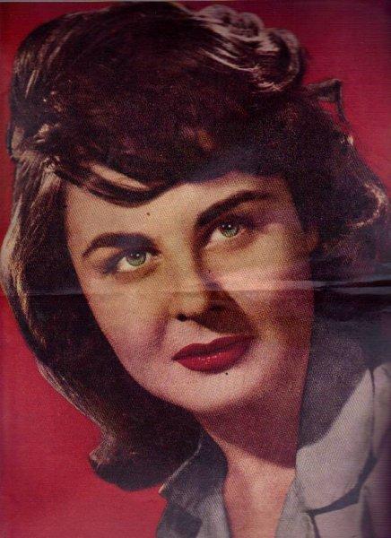 Fatma Girik'den 72. yaşına özel kutlama 