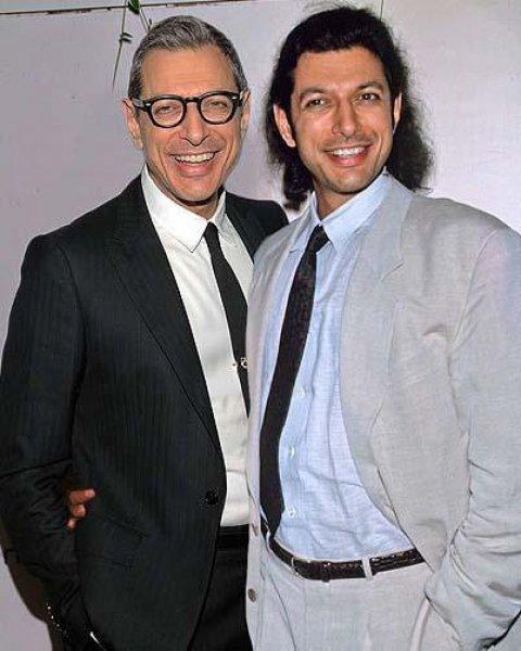 Ünlüler kendi gençlikleriyle poz verdi 