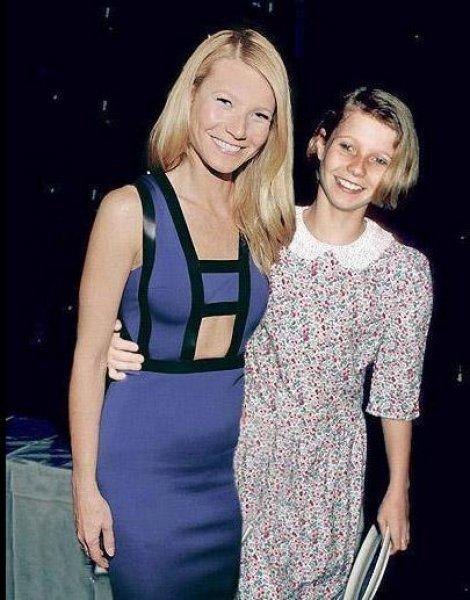 Ünlüler kendi gençlikleriyle poz verdi 