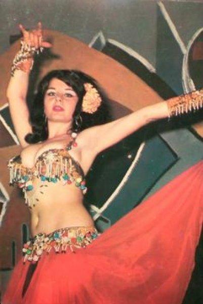 Fatma Girik'den 72. yaşına özel kutlama 