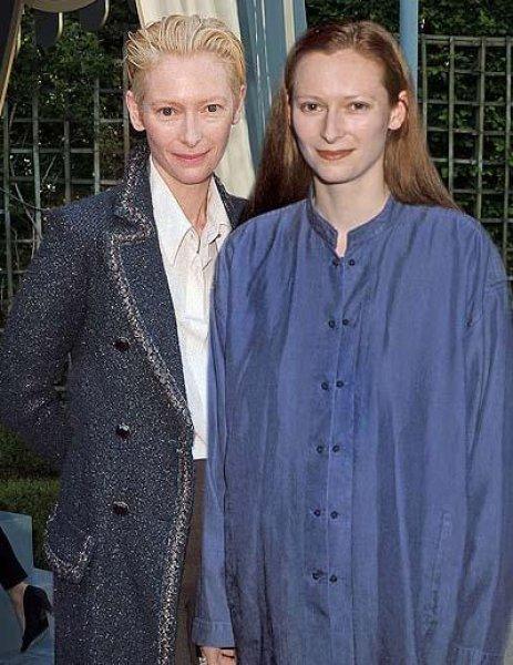 Ünlüler kendi gençlikleriyle poz verdi 