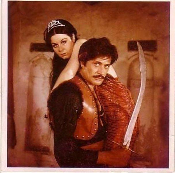 Fatma Girik'den 72. yaşına özel kutlama 