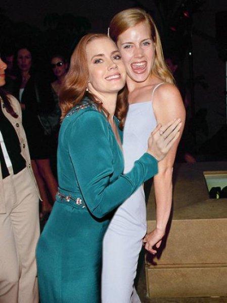 Ünlüler kendi gençlikleriyle poz verdi 