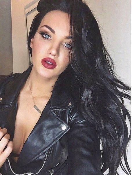 Instagram'ın yeni yıldızı Natalie Halcro 
