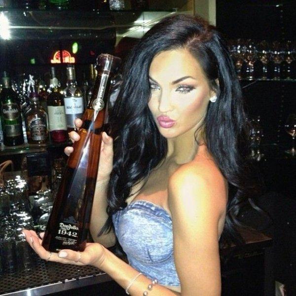 Instagram'ın yeni yıldızı Natalie Halcro 