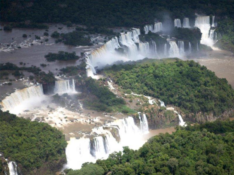 Dünyanın en görkemli akarsuyu: Victoria Şelalesi