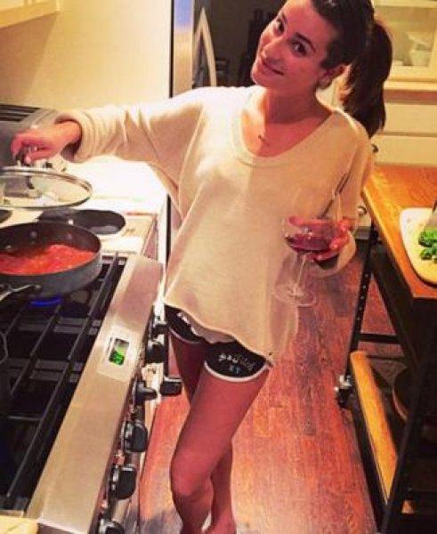 Ev işleri yapan ünlü isimler 