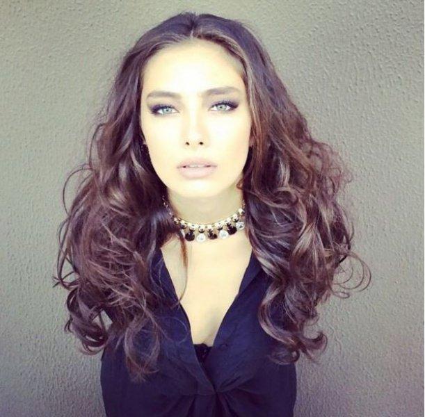 Neslihan Atagül'ün gözaltı torbalarından kurtuldu